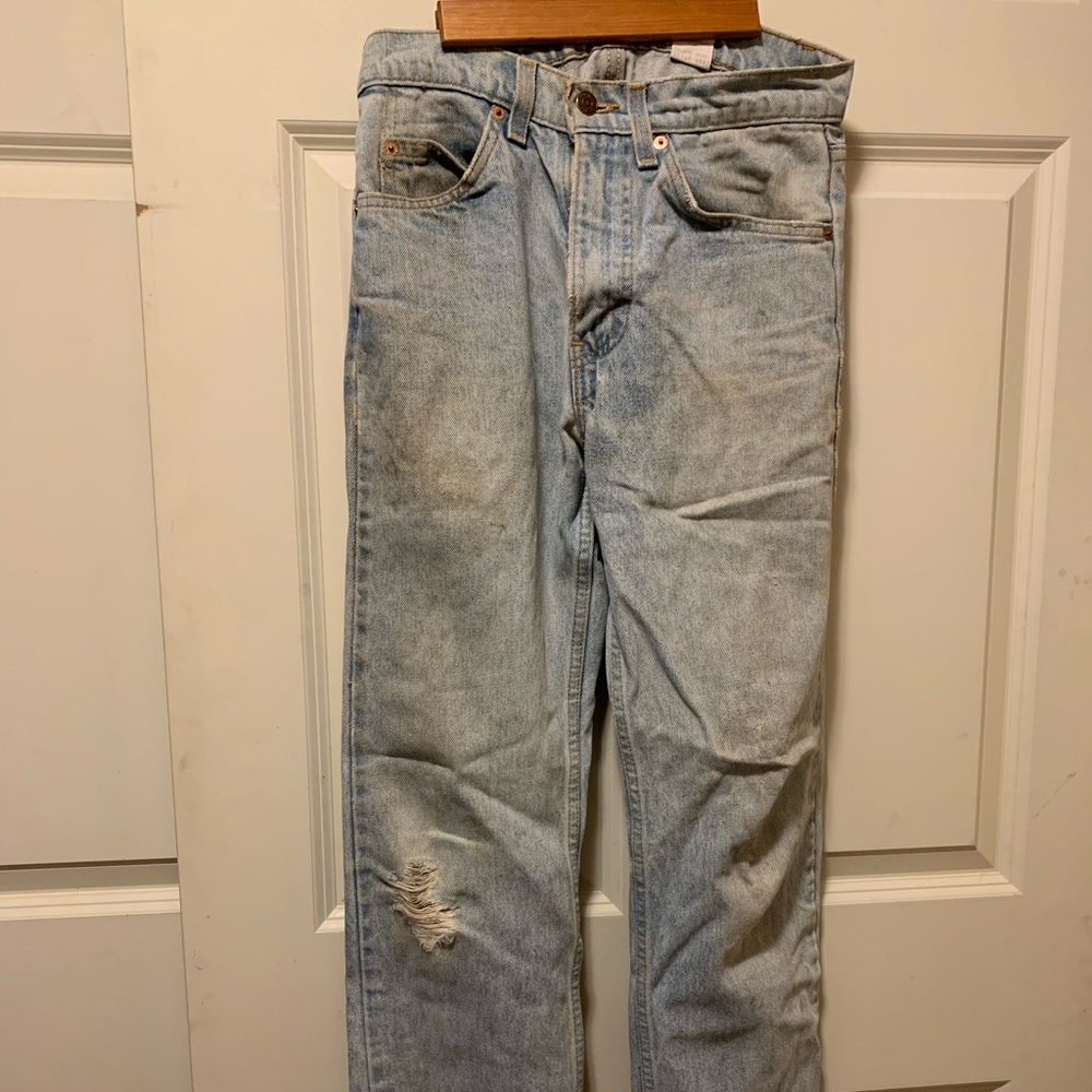 Light denim Levi antique distressed jean